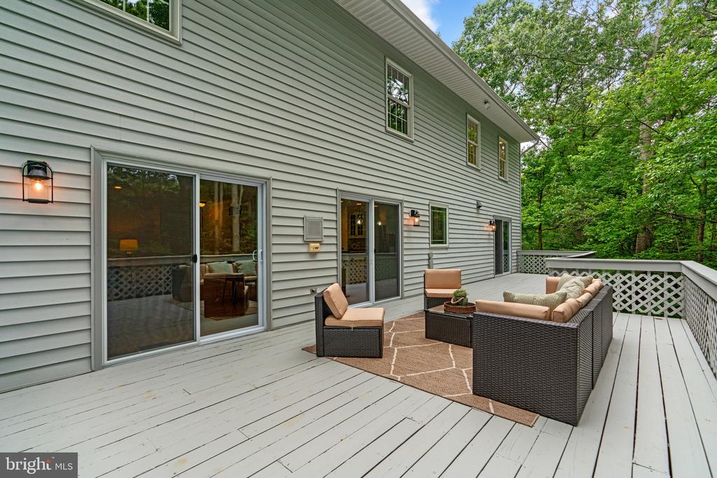 2903 S LAKE