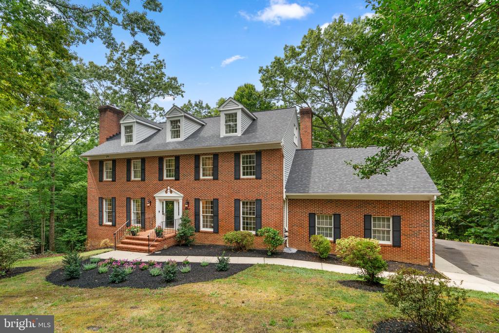 2903 S LAKE