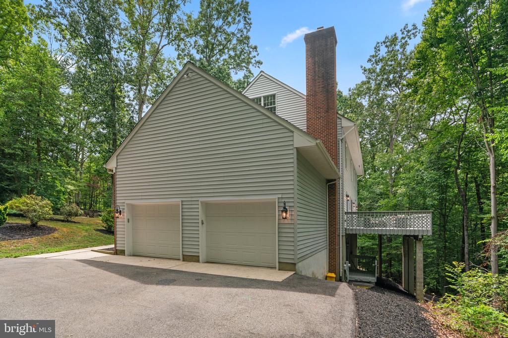 2903 S LAKE