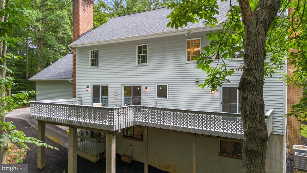 2903 S LAKE