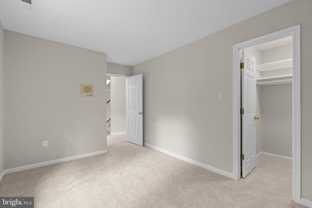 2903 S LAKE