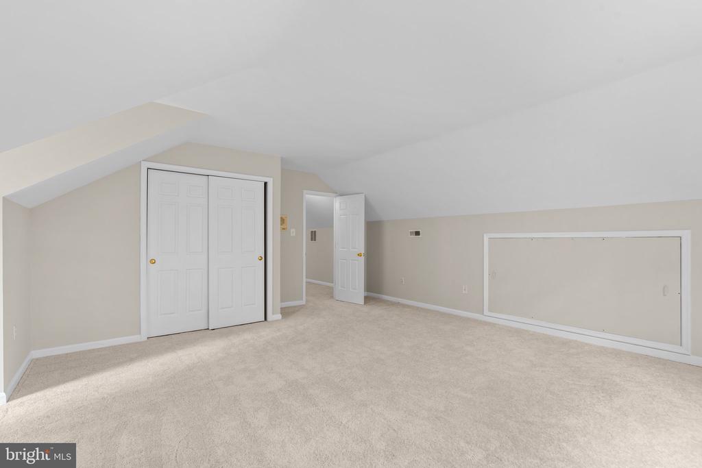 2903 S LAKE