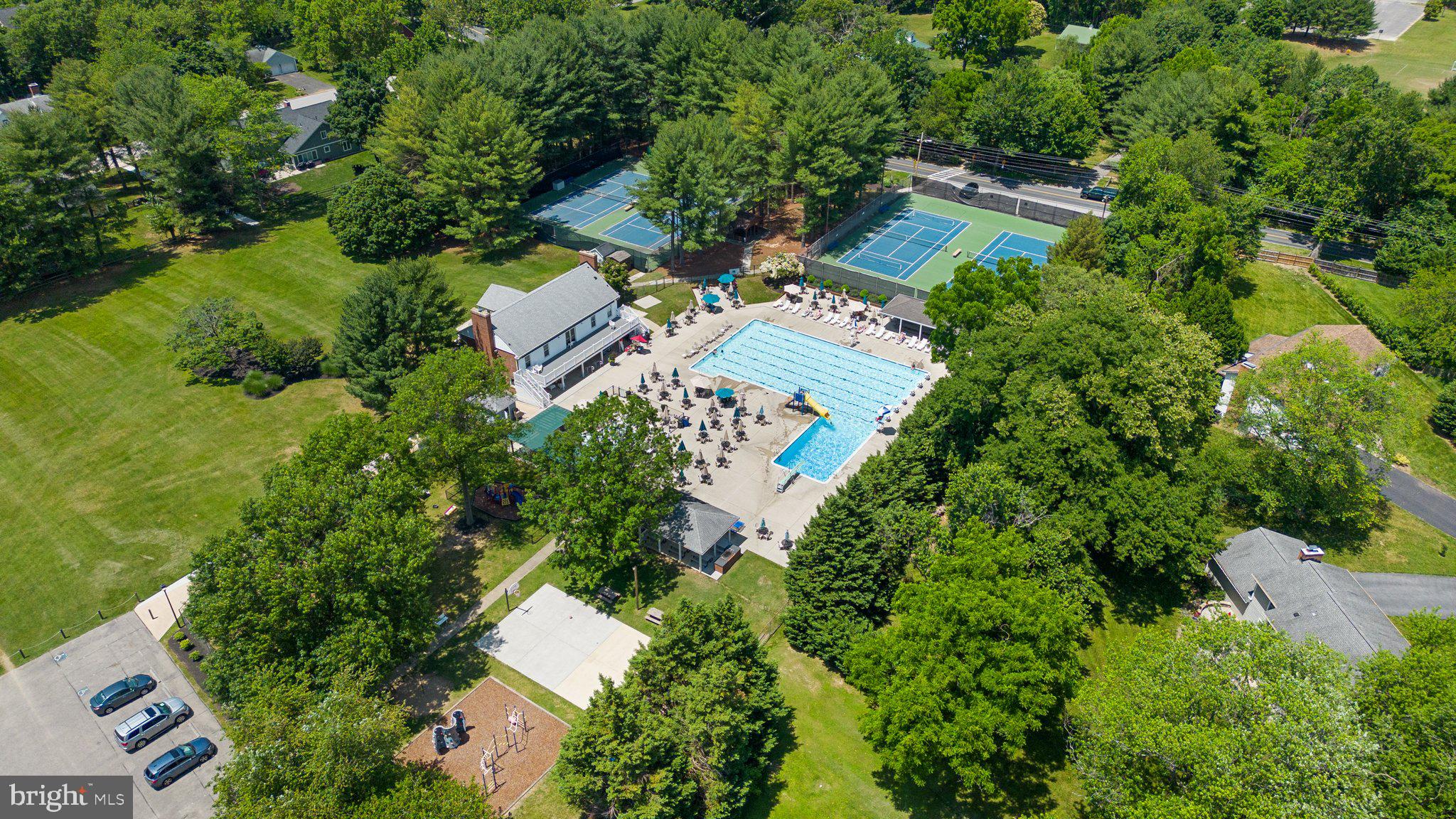 16 SAINT IVES DRIVE