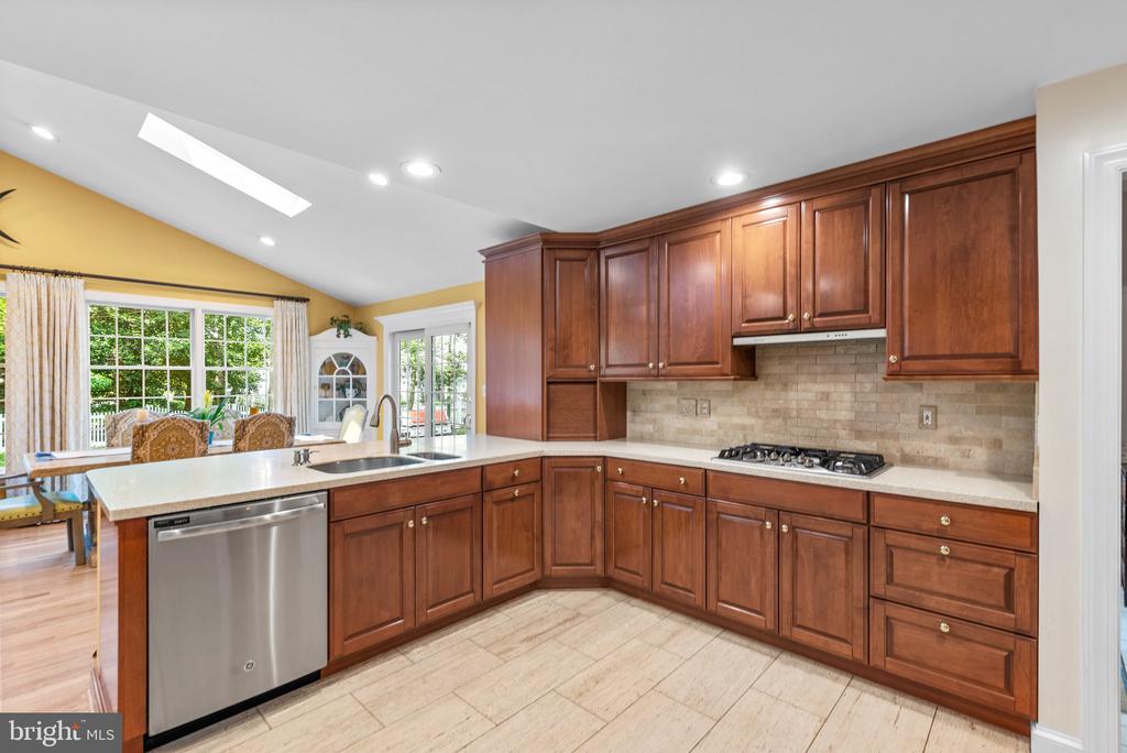 16 SAINT IVES DRIVE