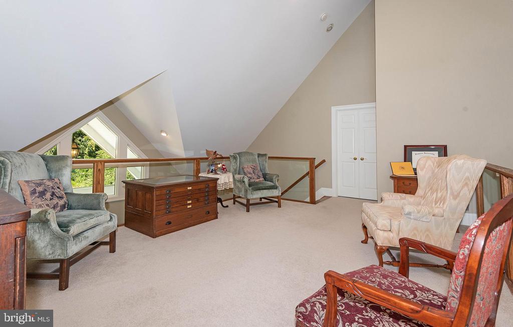1 CHARCLAVIR LANE
