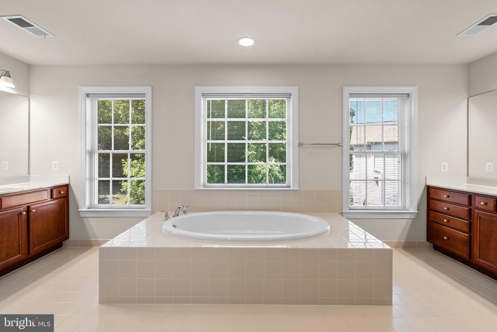 2318 ANNAPOLIS RIDGE COURT
