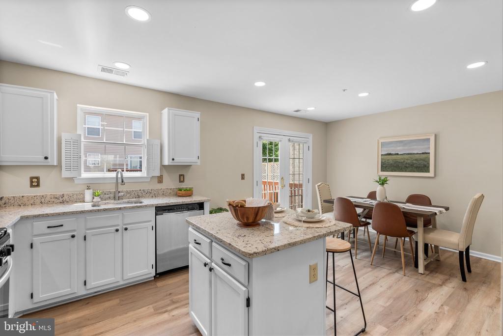 1029 SIMSBURY COURT