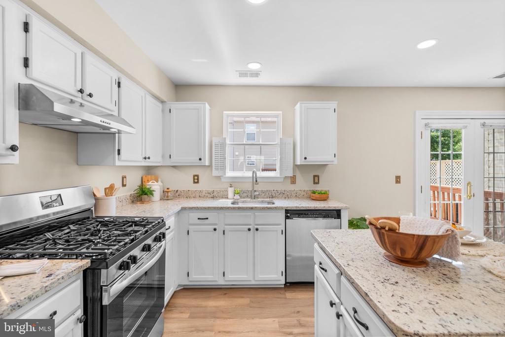 1029 SIMSBURY COURT