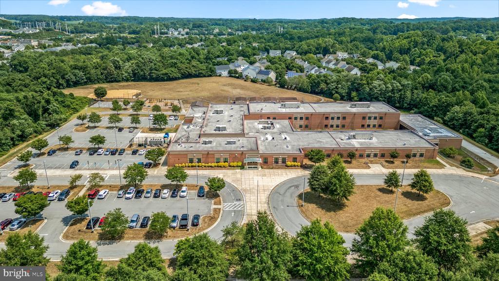 1029 SIMSBURY COURT