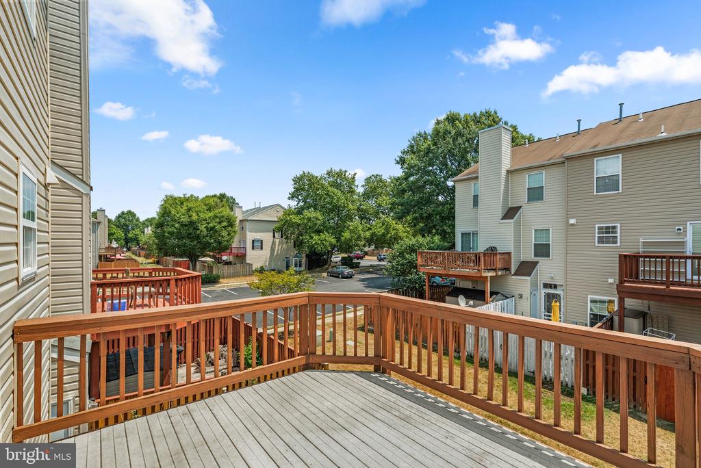 1029 SIMSBURY COURT
