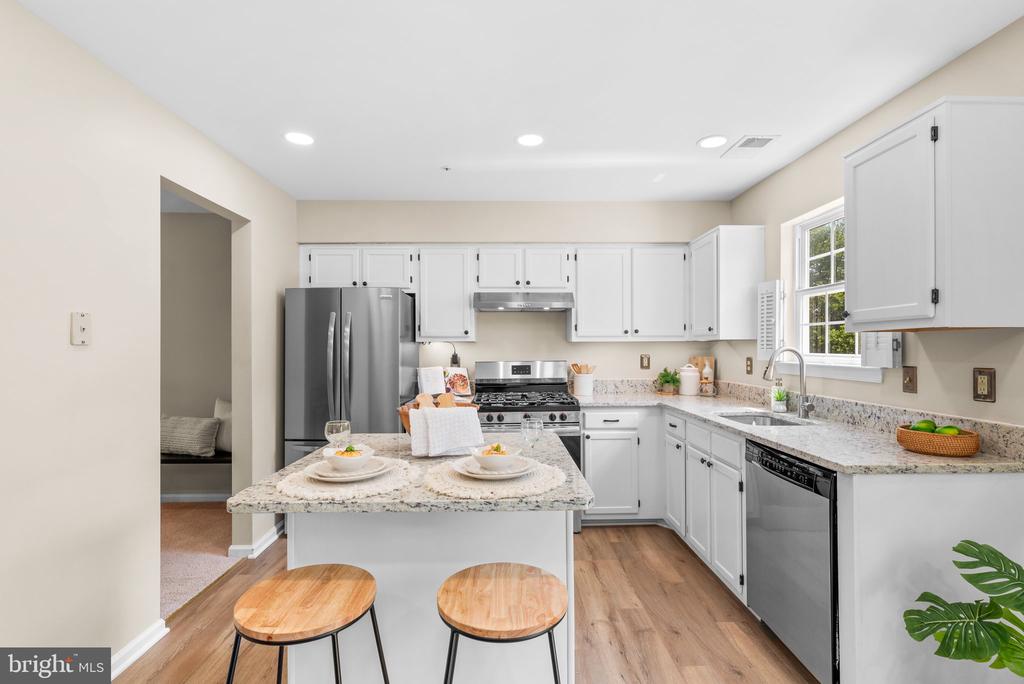 1029 SIMSBURY COURT