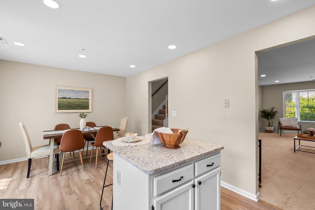 1029 SIMSBURY COURT