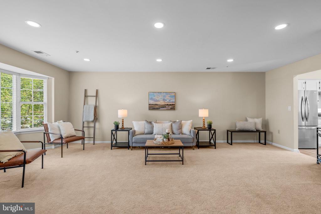 1029 SIMSBURY COURT