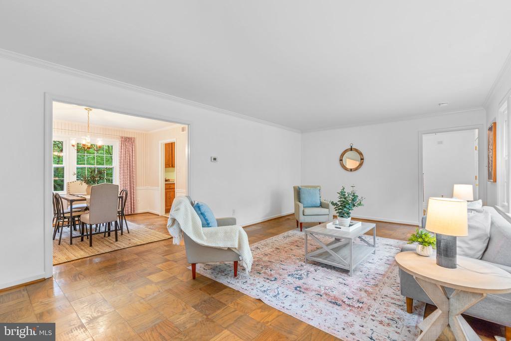 11 SAINT IVES DRIVE