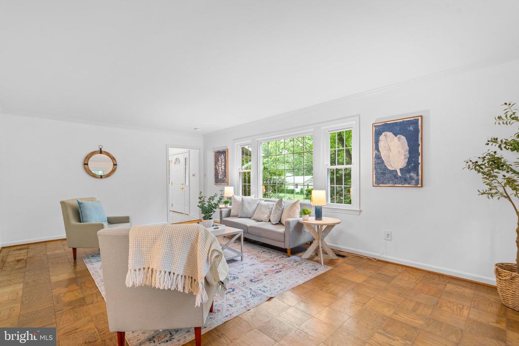 11 SAINT IVES DRIVE