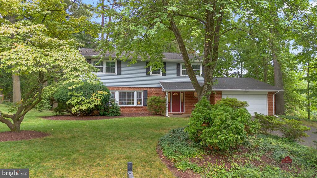 11 SAINT IVES DRIVE