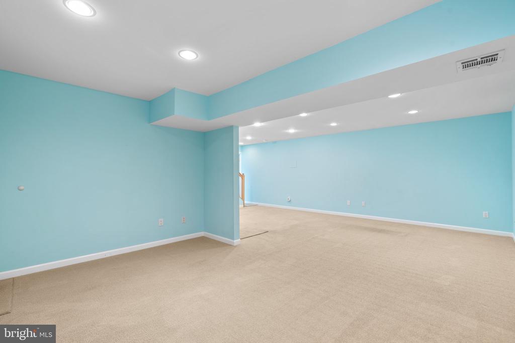 11 SAINT IVES DRIVE