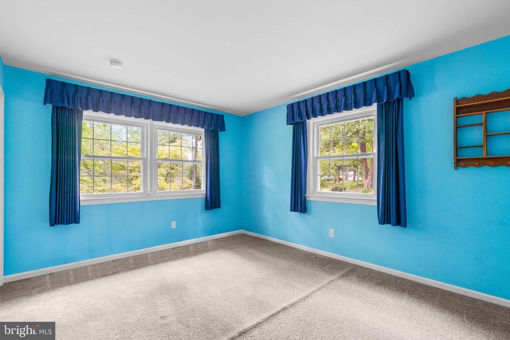 11 SAINT IVES DRIVE