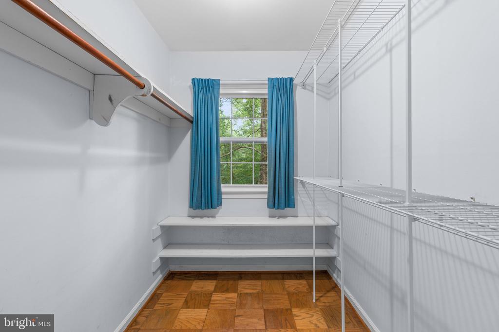 11 SAINT IVES DRIVE