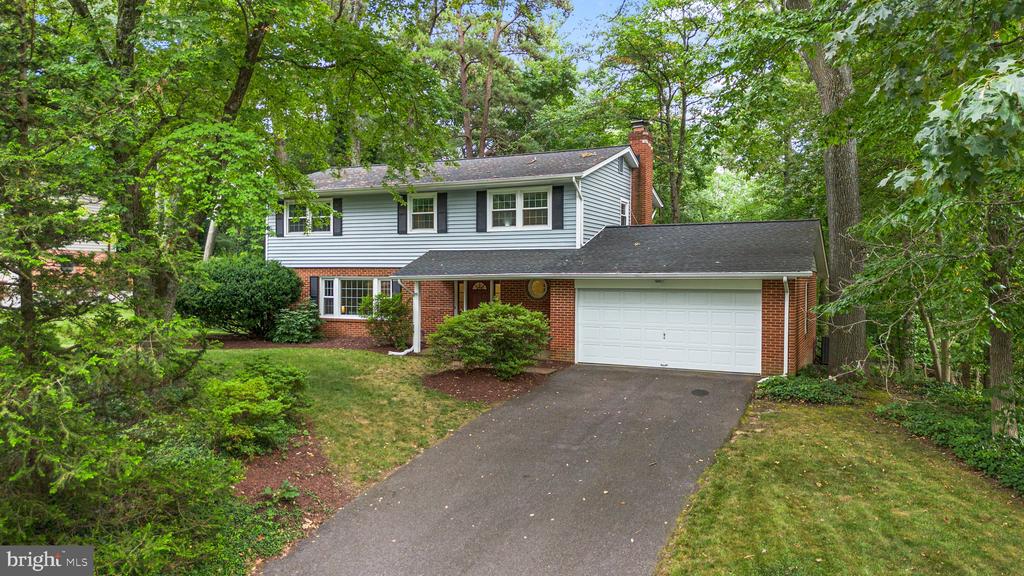 11 SAINT IVES DRIVE