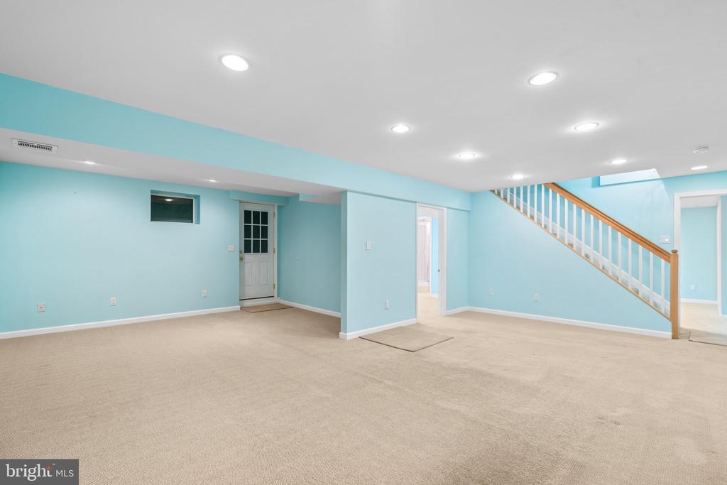 11 SAINT IVES DRIVE