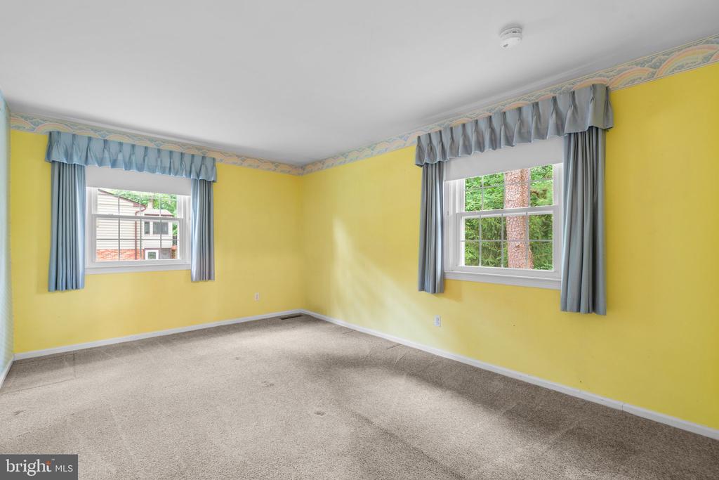 11 SAINT IVES DRIVE