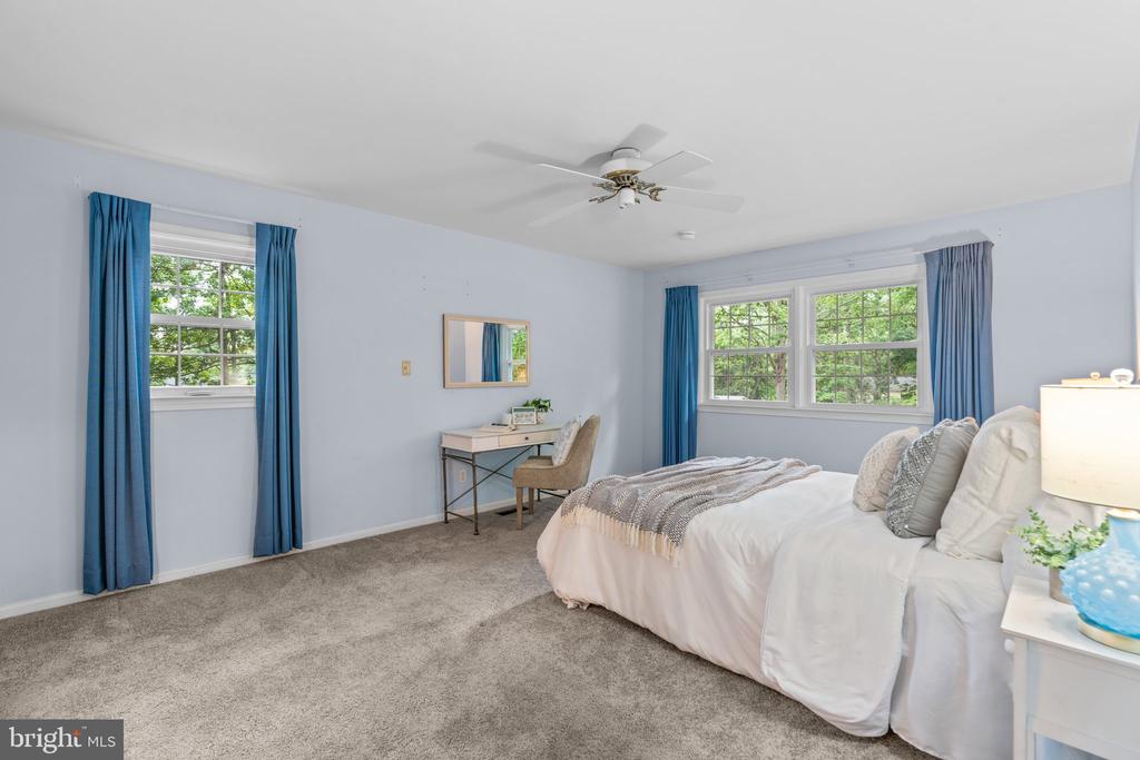 11 SAINT IVES DRIVE