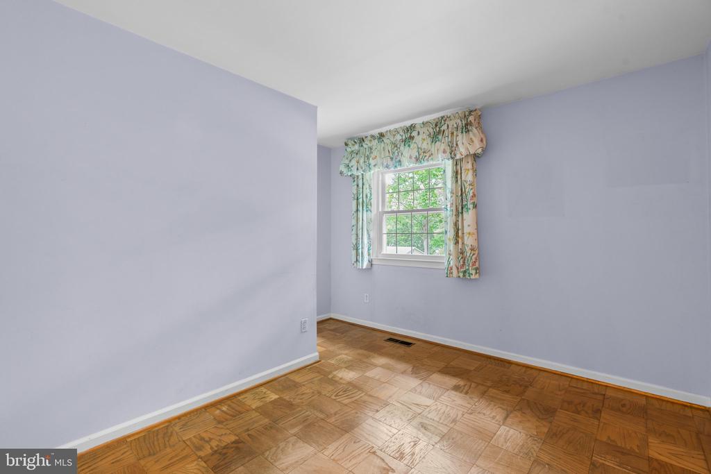 11 SAINT IVES DRIVE