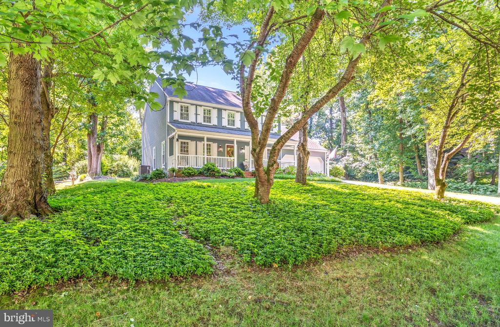 1687 CAMDEN COURT