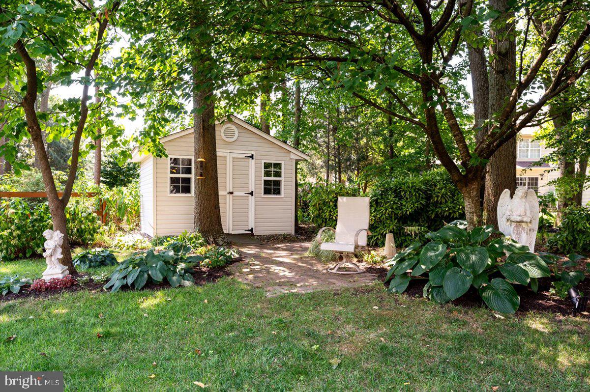 8265 GREEN ICE DRIVE