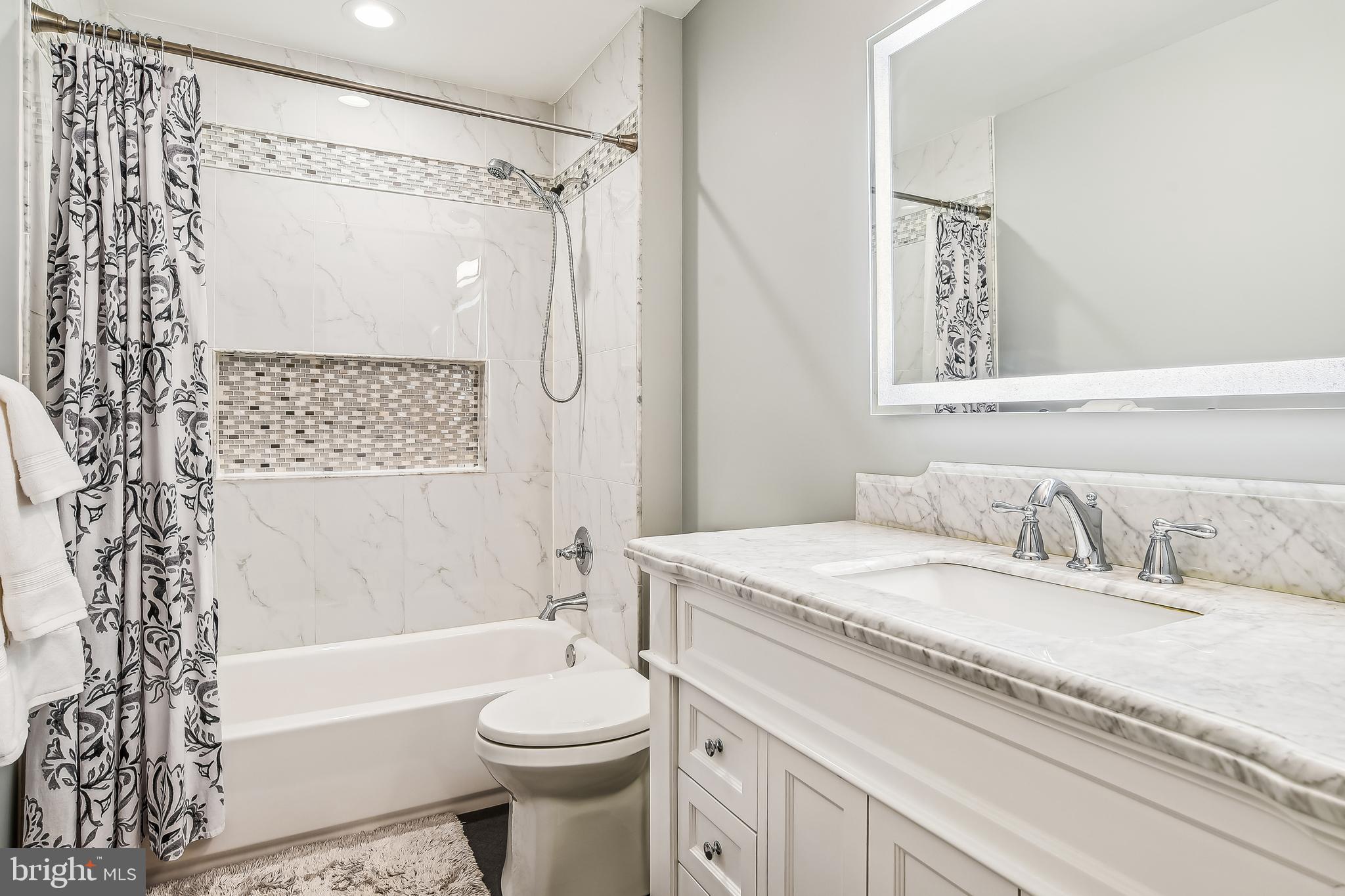 8265 GREEN ICE DRIVE