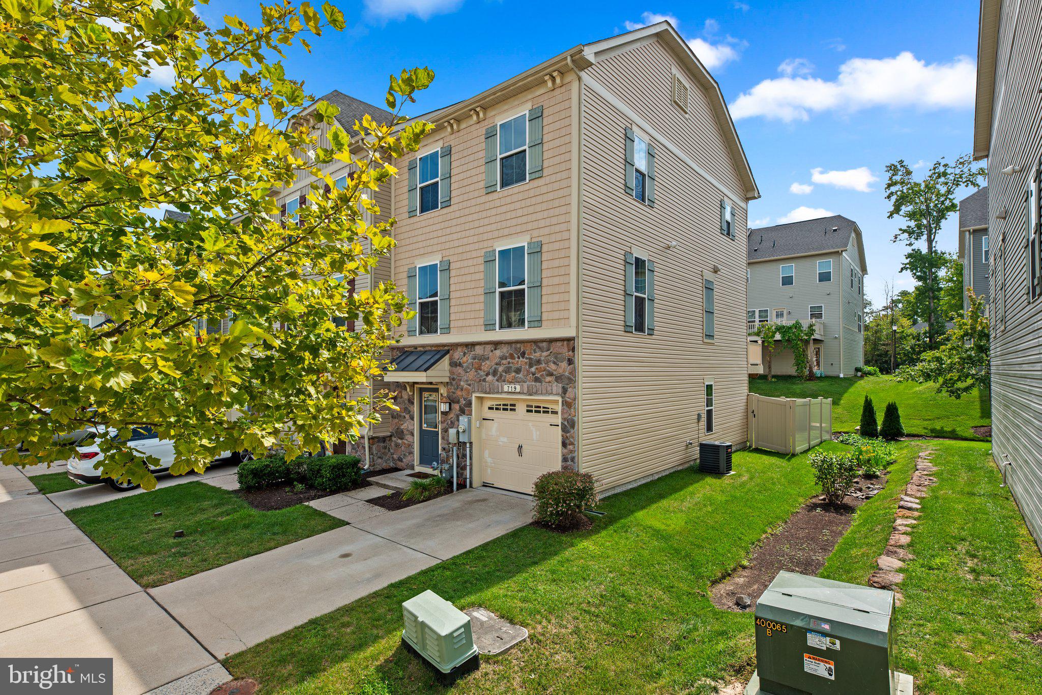 719 APPLE ORCHARD DRIVE