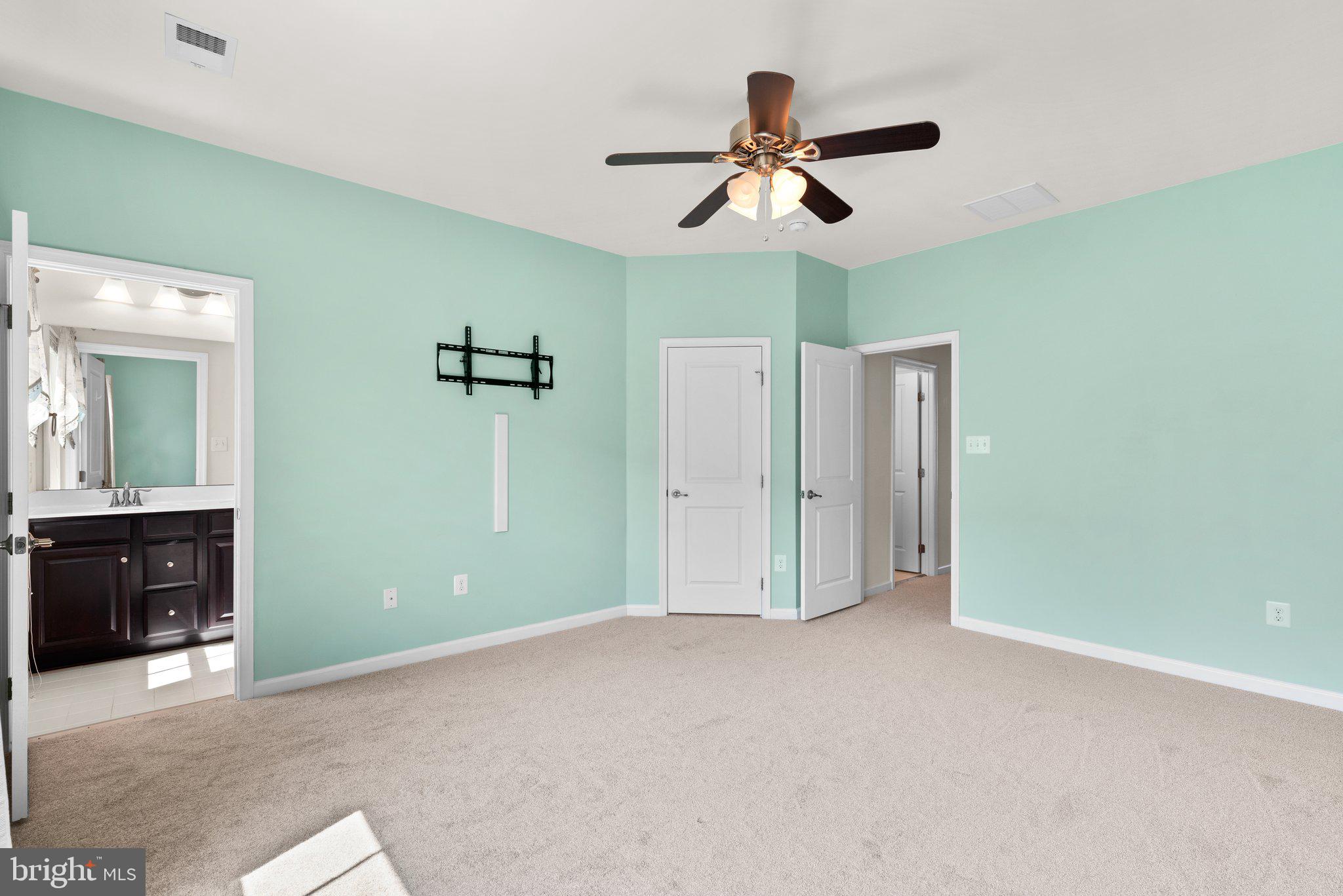 719 APPLE ORCHARD DRIVE