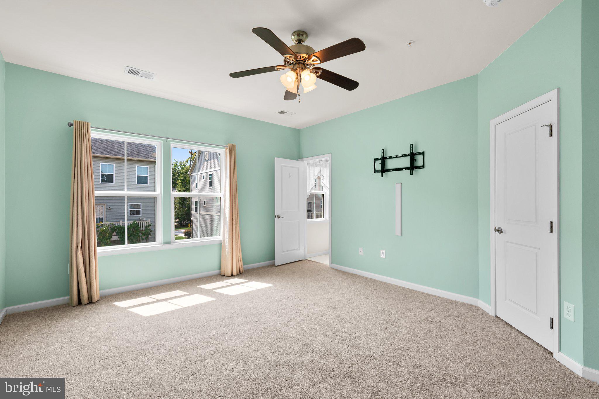 719 APPLE ORCHARD DRIVE