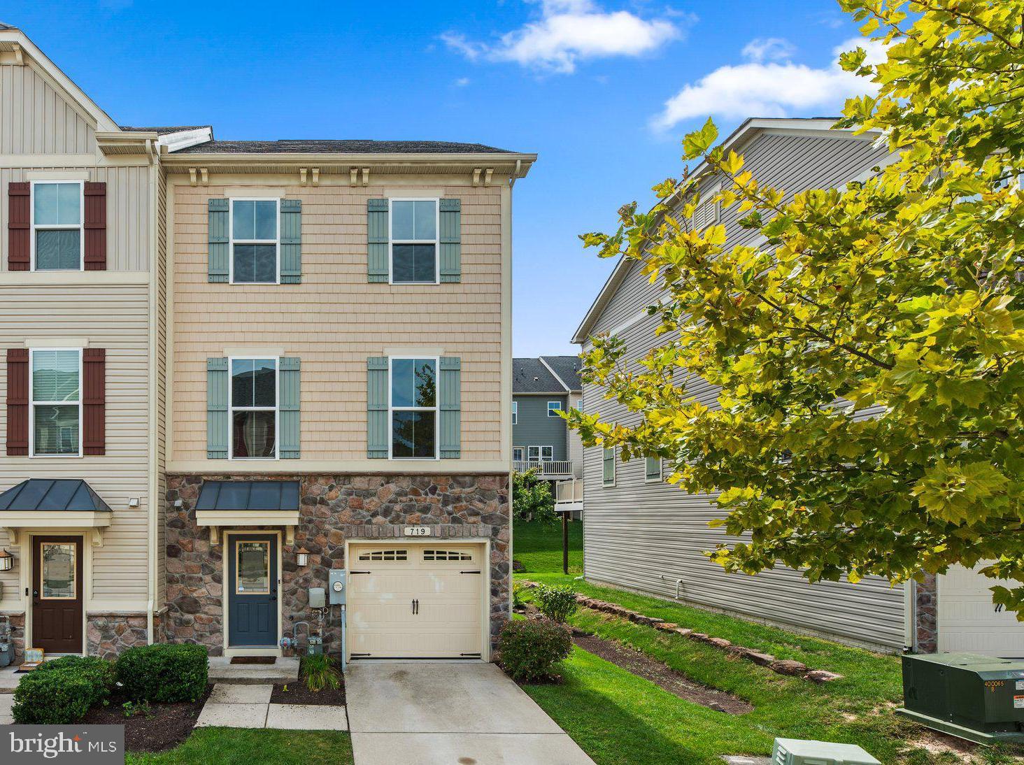 719 APPLE ORCHARD DRIVE