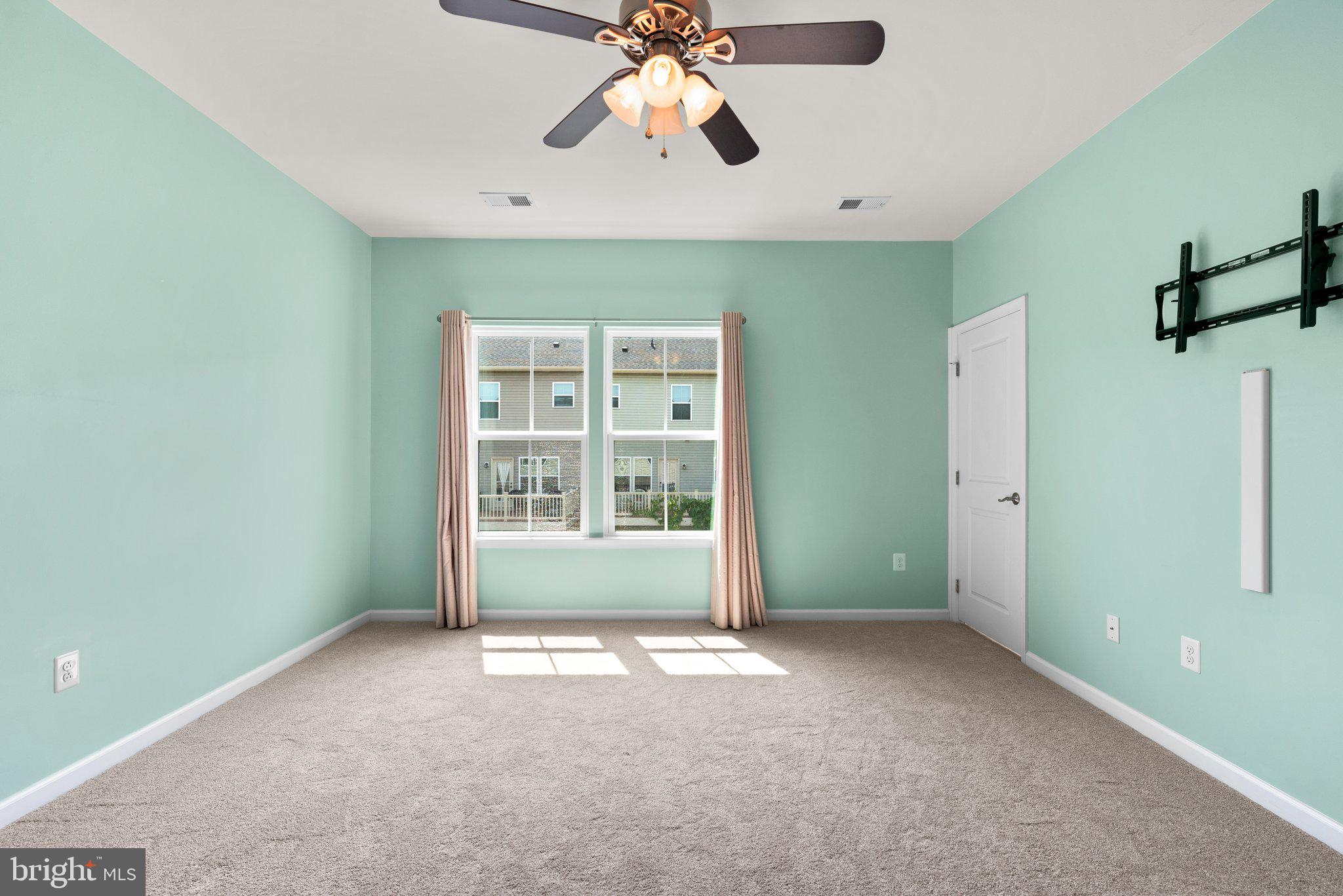 719 APPLE ORCHARD DRIVE