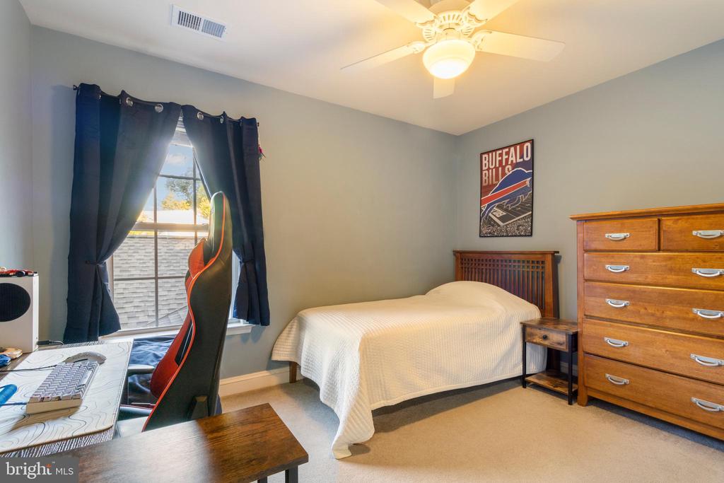 818 THICKET COURT