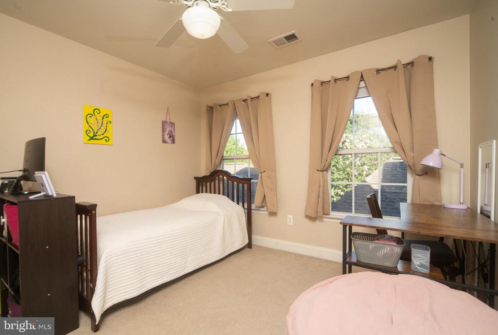 818 THICKET COURT