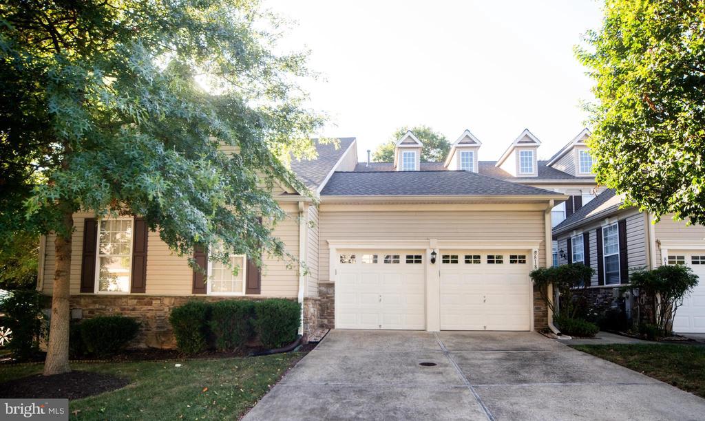 818 THICKET COURT