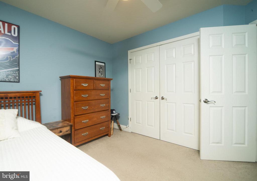 818 THICKET COURT