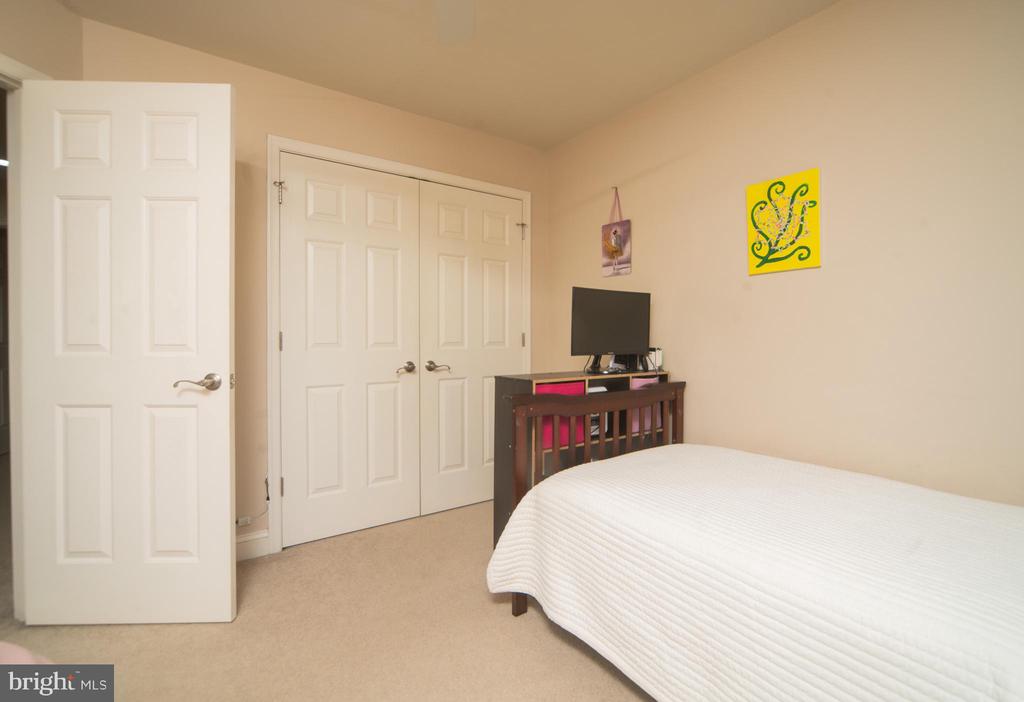 818 THICKET COURT