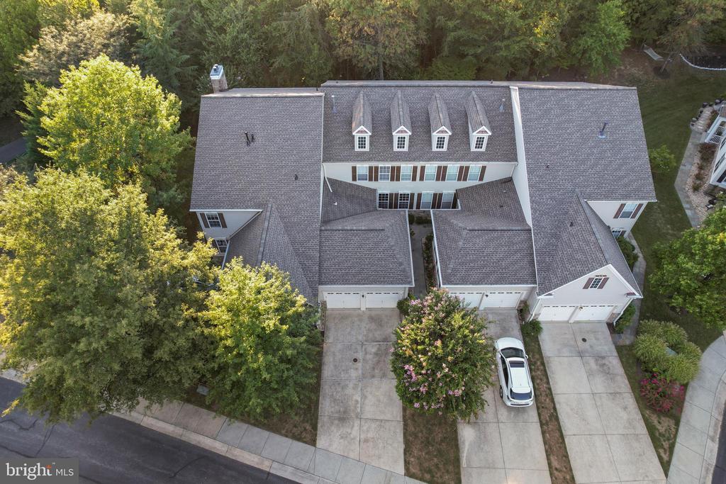 818 THICKET COURT