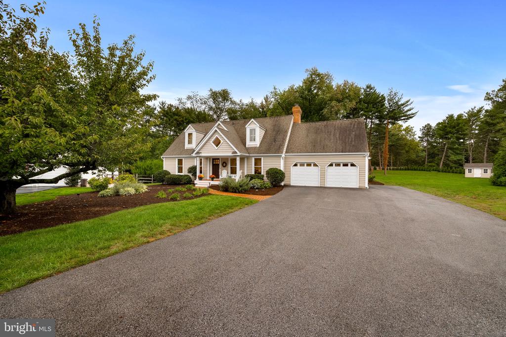 641 COVE TERRACE