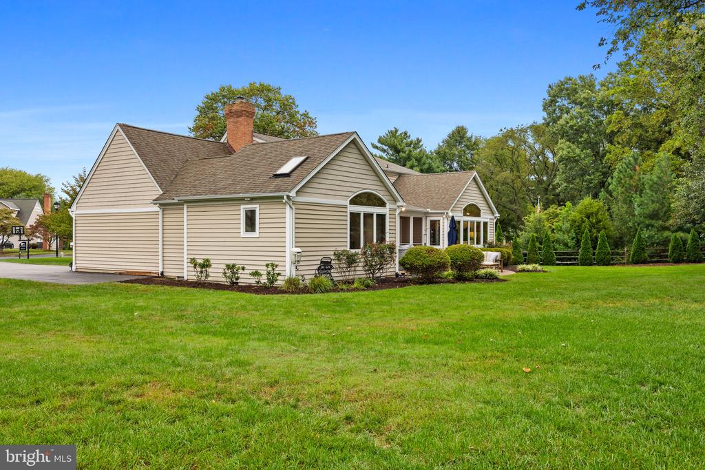 641 COVE TERRACE