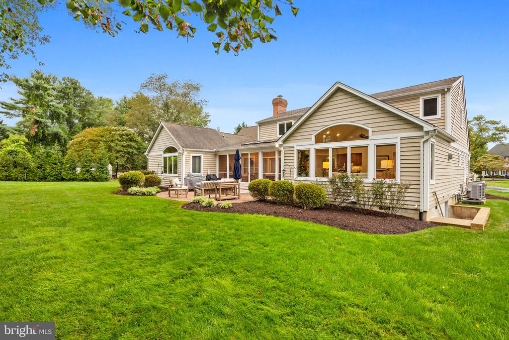 641 COVE TERRACE