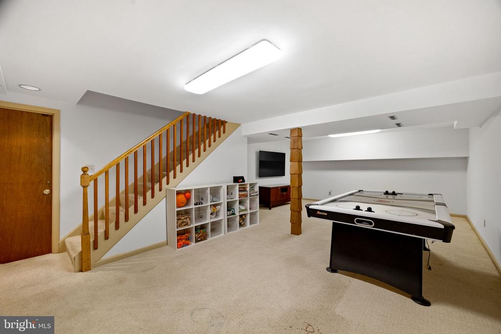 641 COVE TERRACE