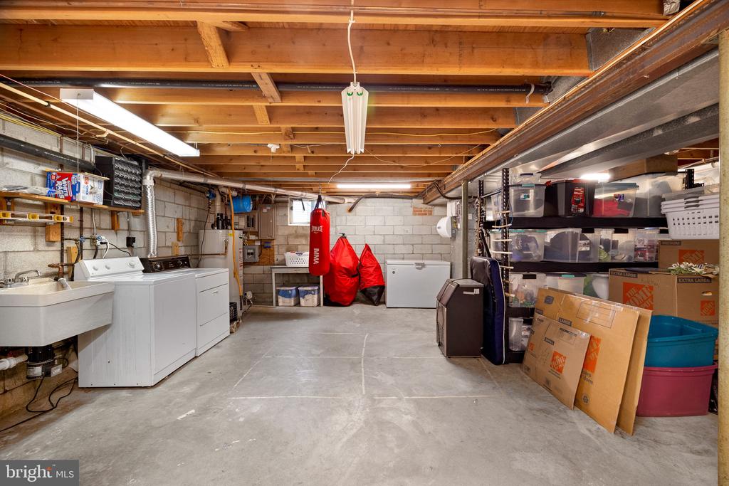 641 COVE TERRACE