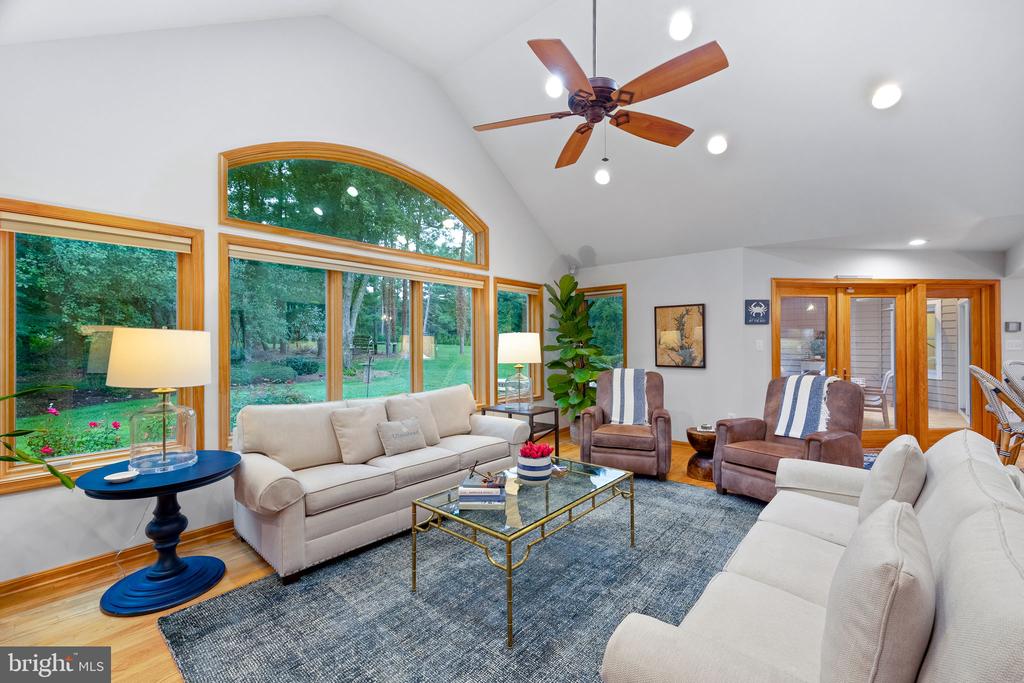 641 COVE TERRACE