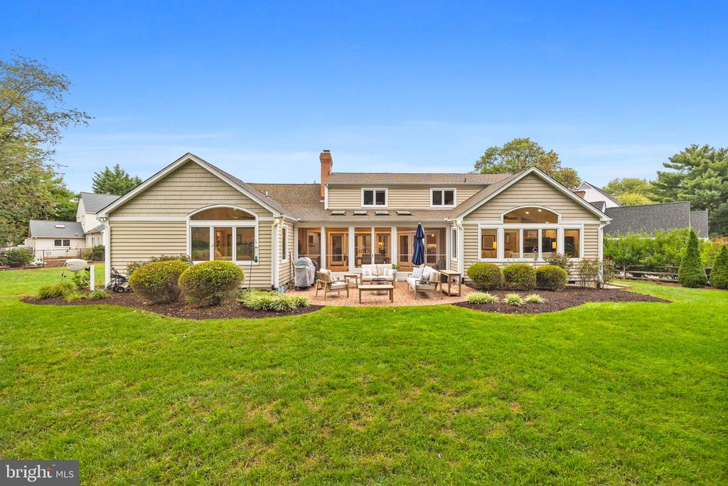 641 COVE TERRACE