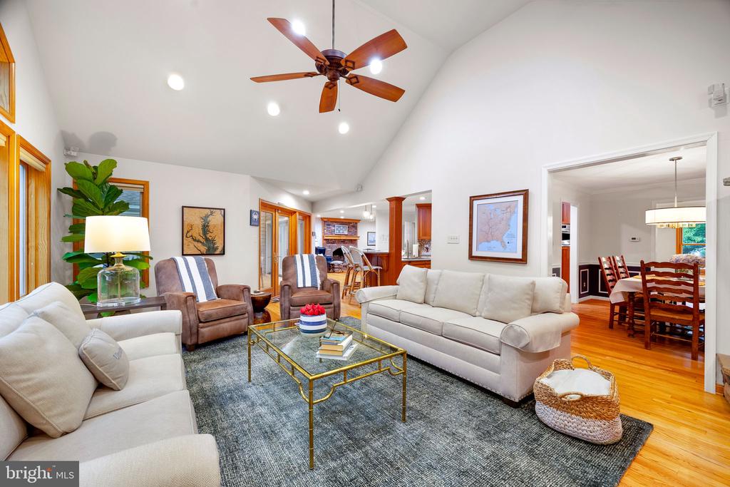 641 COVE TERRACE